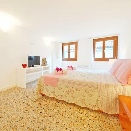 Sant'Aponal Apartment Rialto Венеция Екстериор снимка